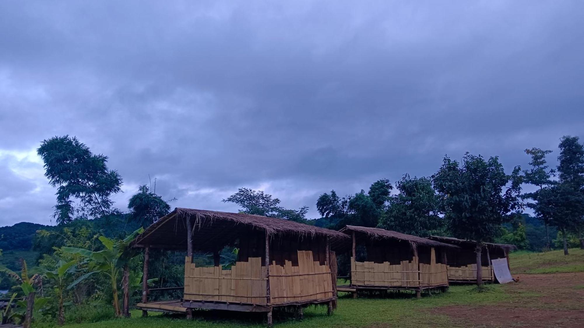 ไร่นิธิสุนทร Nithisoonthon Farmstay Mae Hong Son Eksteriør bilde