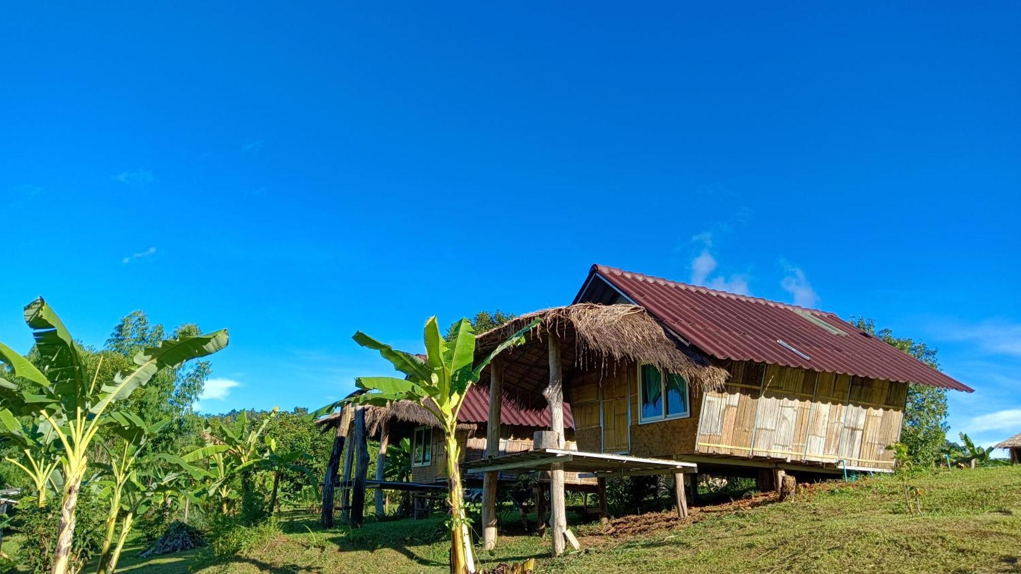 ไร่นิธิสุนทร Nithisoonthon Farmstay Mae Hong Son Eksteriør bilde
